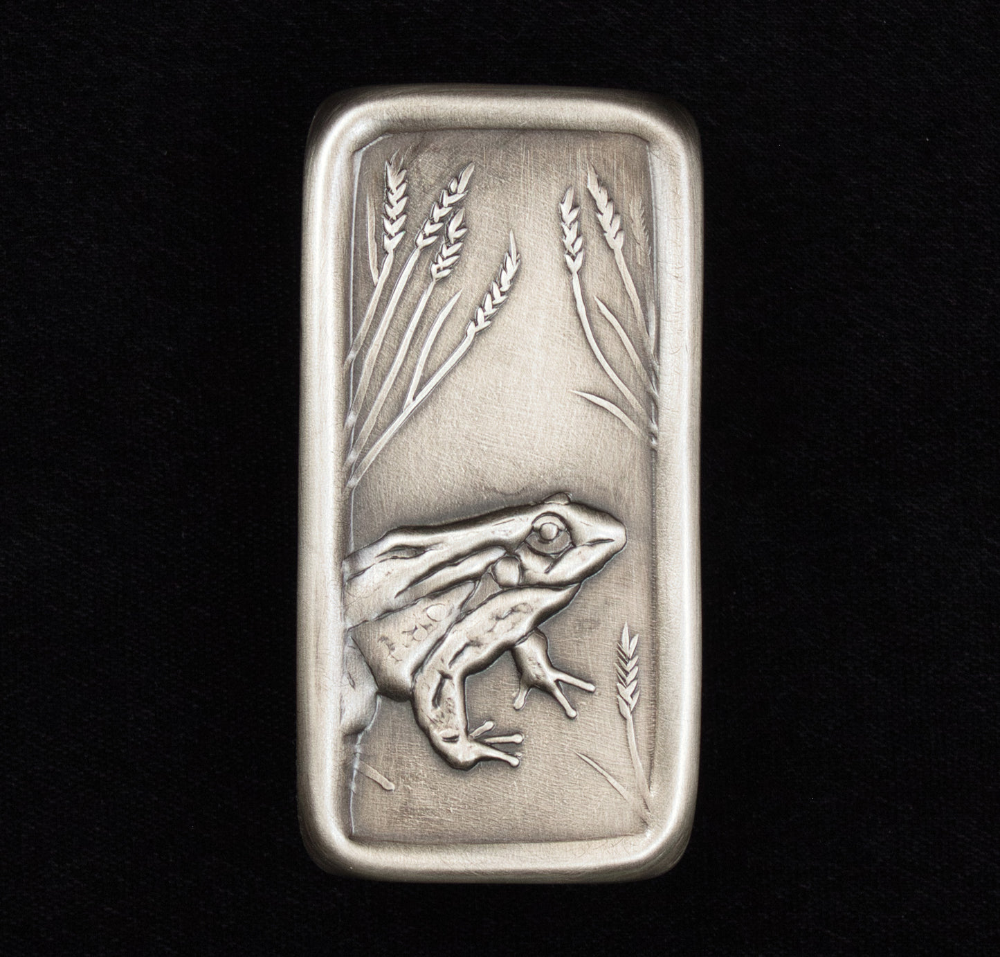Frog Cabinet Pull, Nickel/Silver, Facing Right, 1.5" x 3"