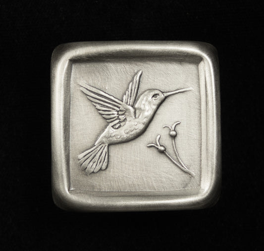 Hummingbird Knob, Nickel/Silver, 1.5" x 1.5", Facing Right