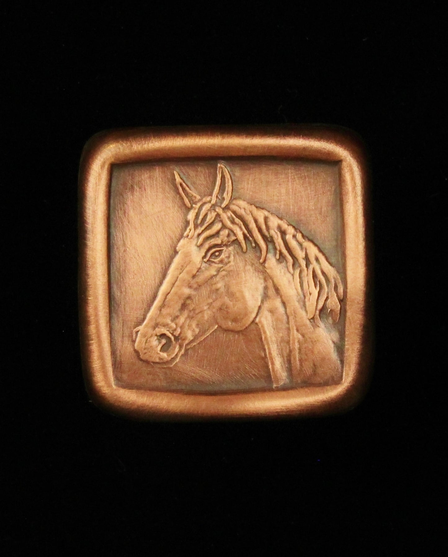 Horse Knob, Facing Left, 1.5" x 1.5".